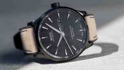 スイスの時計ブランドMIDOからカジュアルシックな「マルチフォート クロノメーター1」が登場