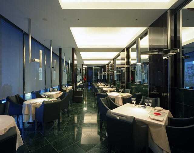 640x640 rect 16116197