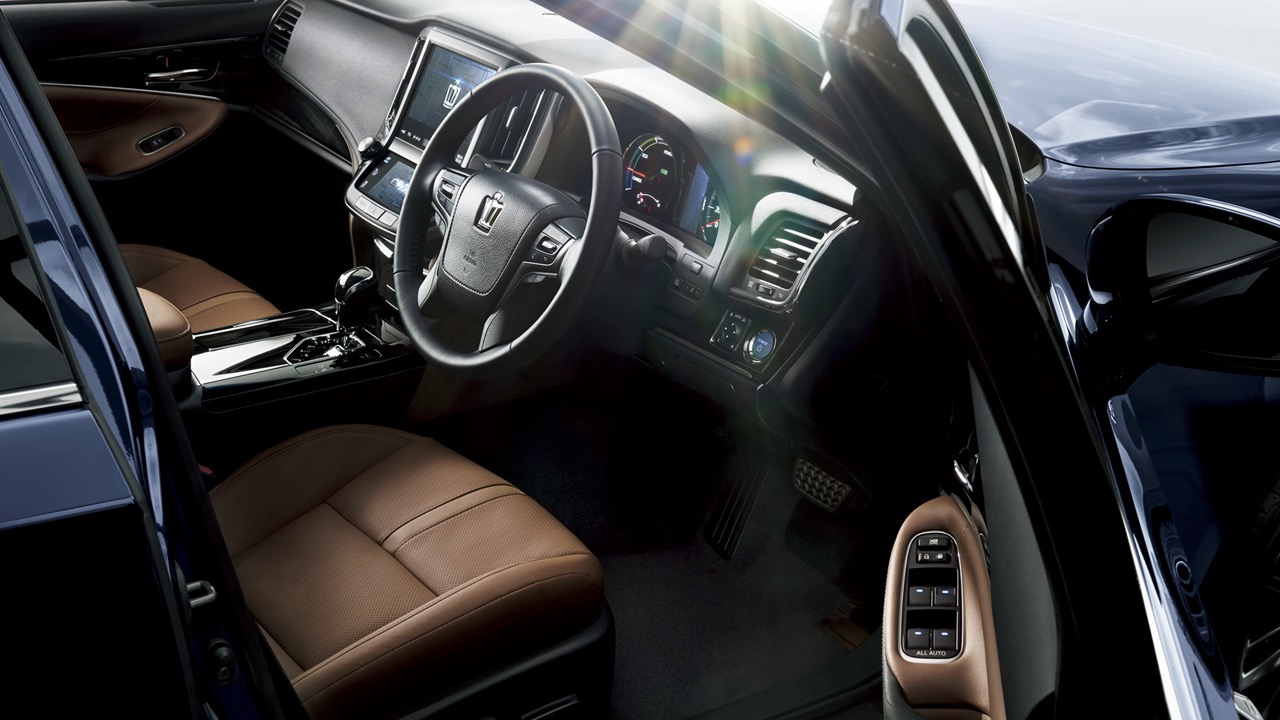 Carlineup crownathlete interior gallery img 02 01 pc